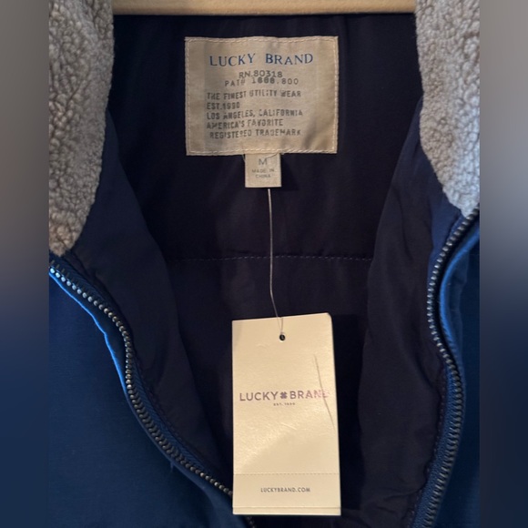VTG Lucky Brand Men’s Puffer Vest with fleece lined collar. NWT - Picture 5 of 11